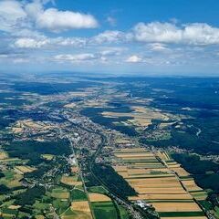 Flugwegposition um 12:03:43: Aufgenommen in der Nähe von Gemeinde Gloggnitz, Gloggnitz, Österreich in 1649 Meter